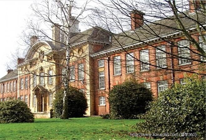 北安普顿大学是一所规模大型、设施一流、师资力量出众的高等学府,它位于英格兰中部名城北安普顿市。其高水准的教学质量加之无可比拟的硬件设施使北安普顿大学成为了英国新兴大学的代表。学校的雏形是19世纪在北安普顿地区成立的几所高等教育院校,它们于20世纪七十年代合并组建成为大学。