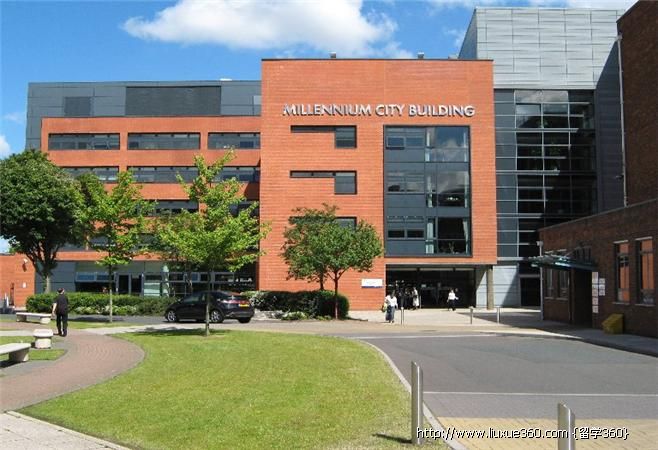 英国伍尔弗汉普顿大学校园风光